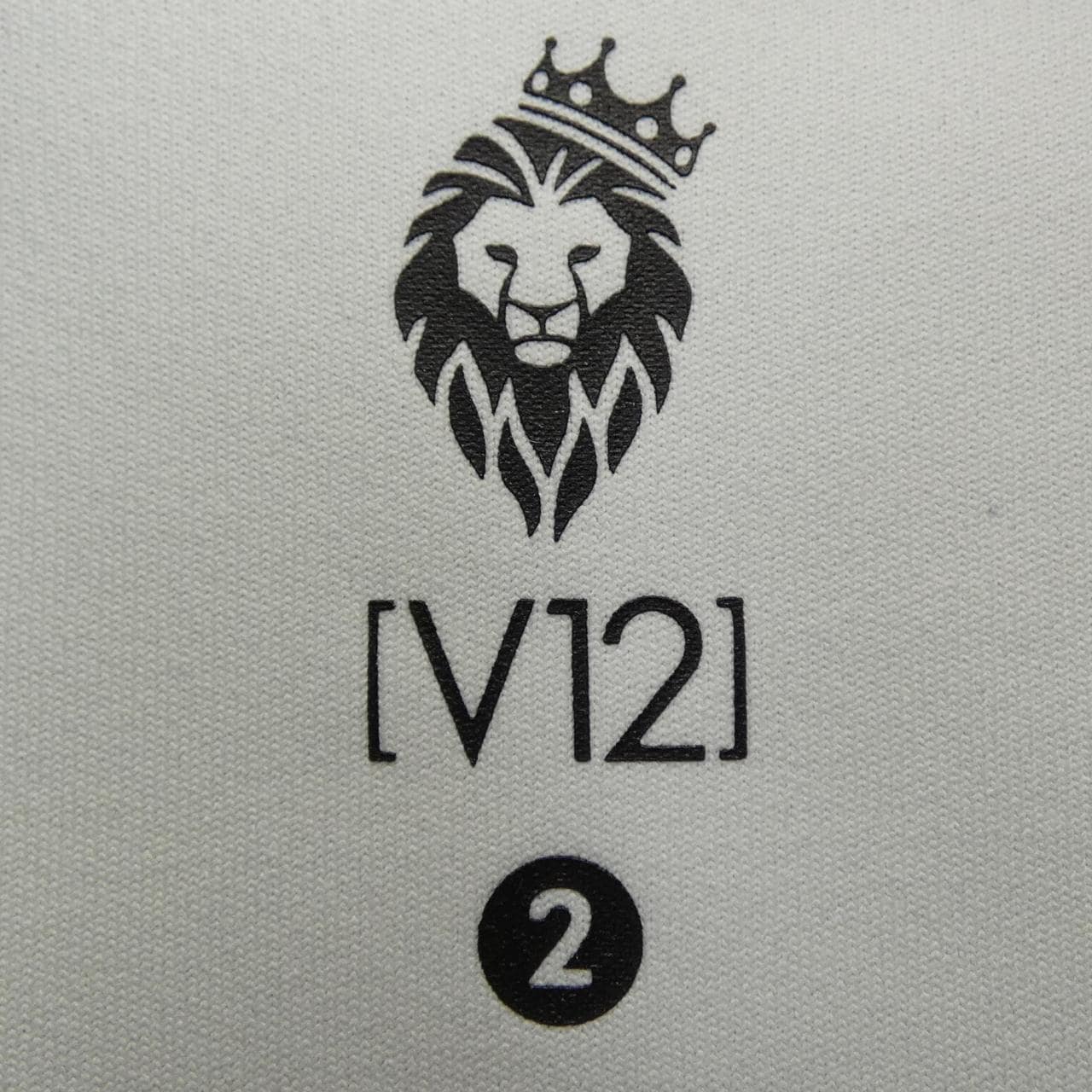 V12 トップス