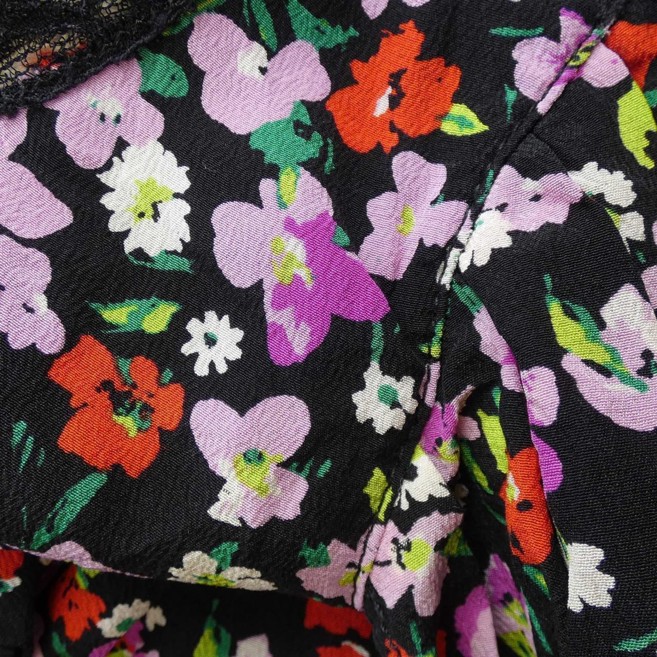 ディーアンドジー D&G トップス