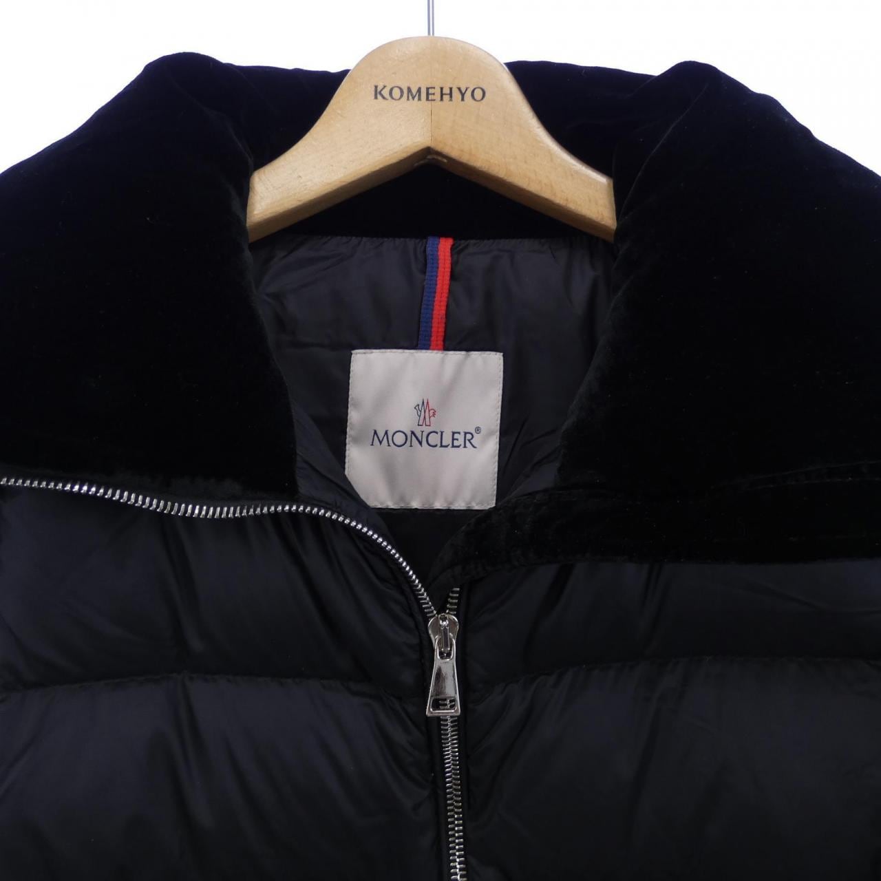 モンクレール MONCLER ダウンジャケット