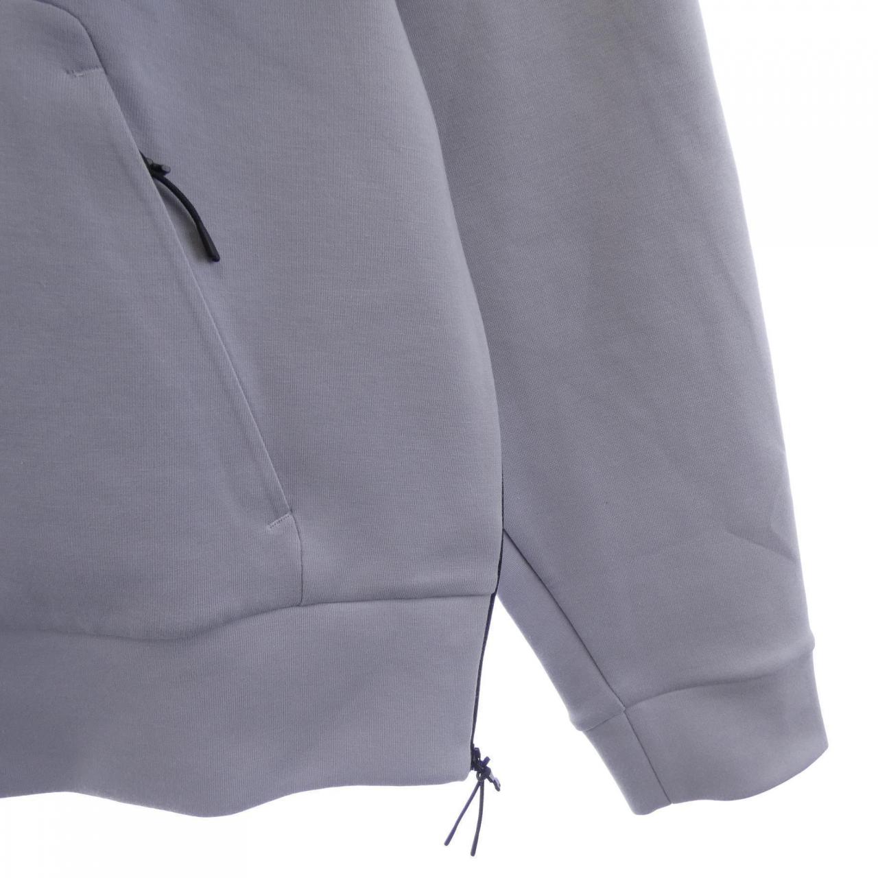 オン On パーカー