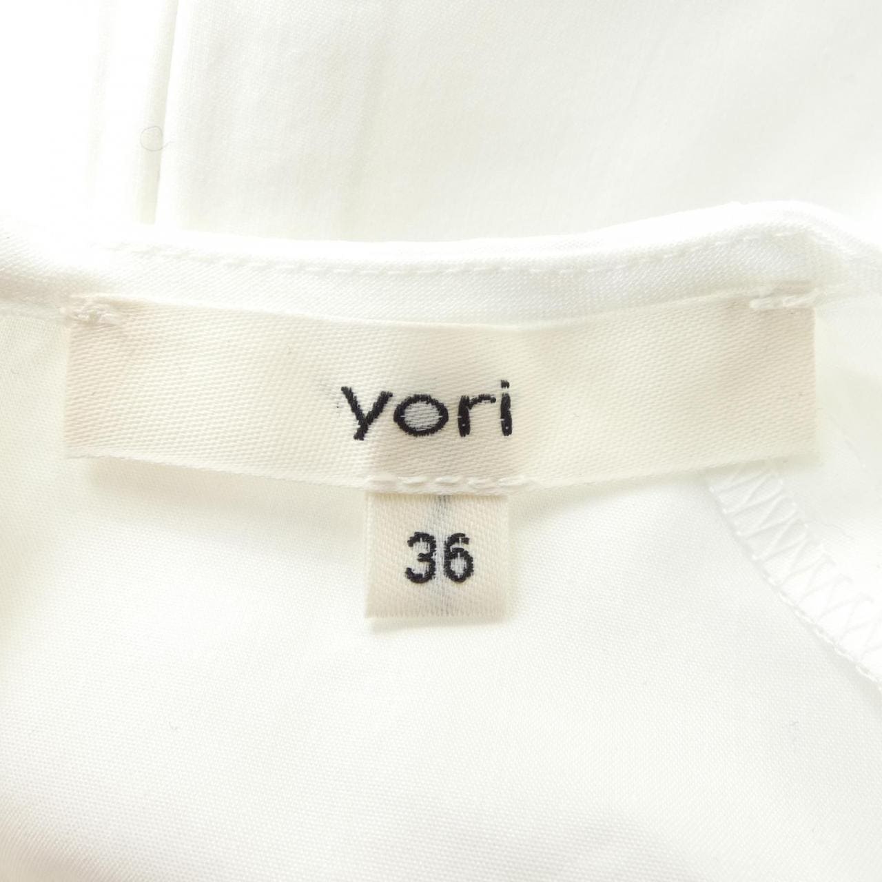 ヨリ yori トップス