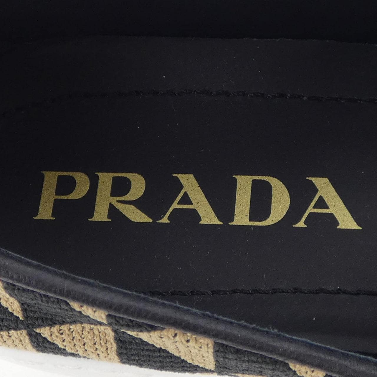 プラダ PRADA トライアングルロゴ 1S942M スニーカー