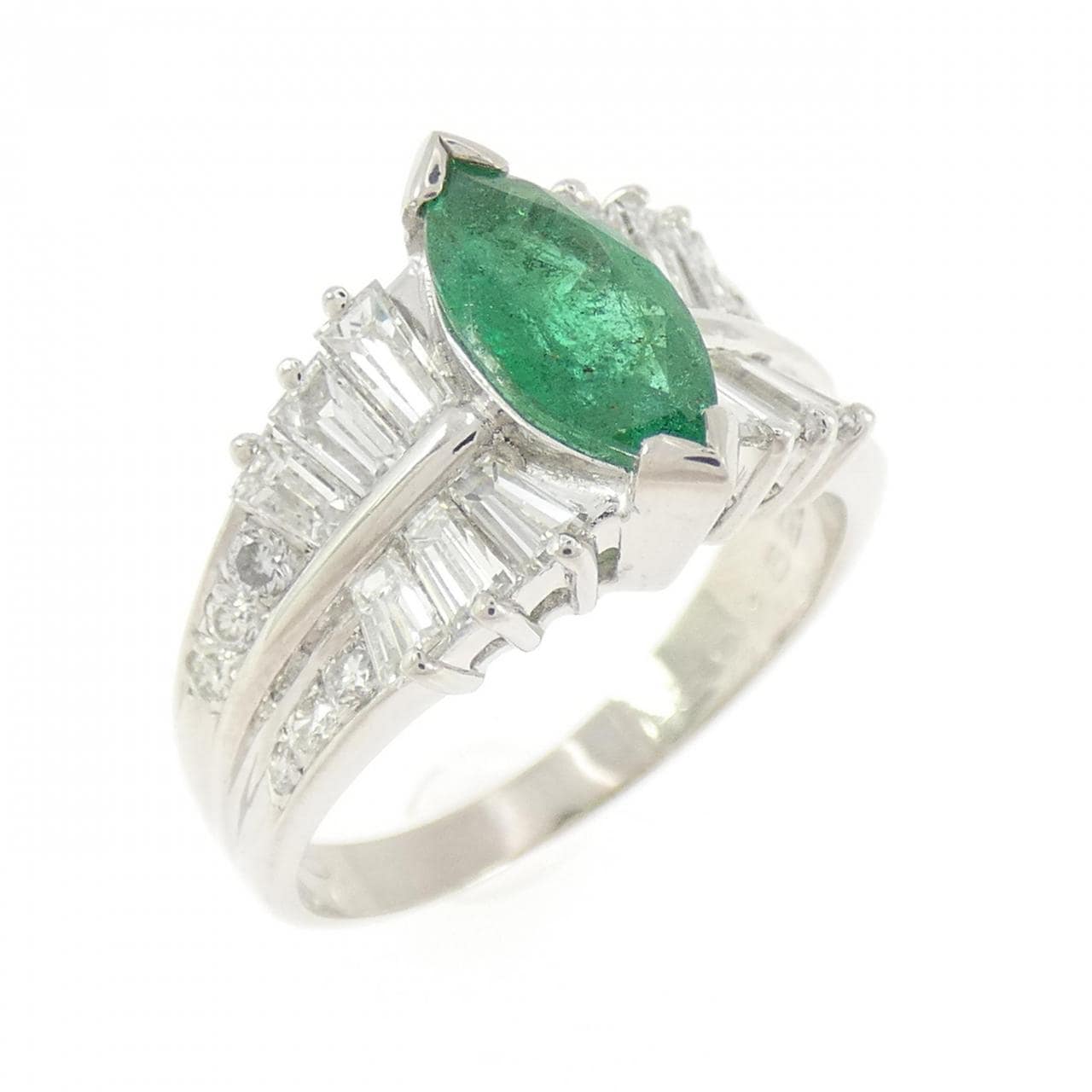 PT900 エメラルド リング 0.82CT