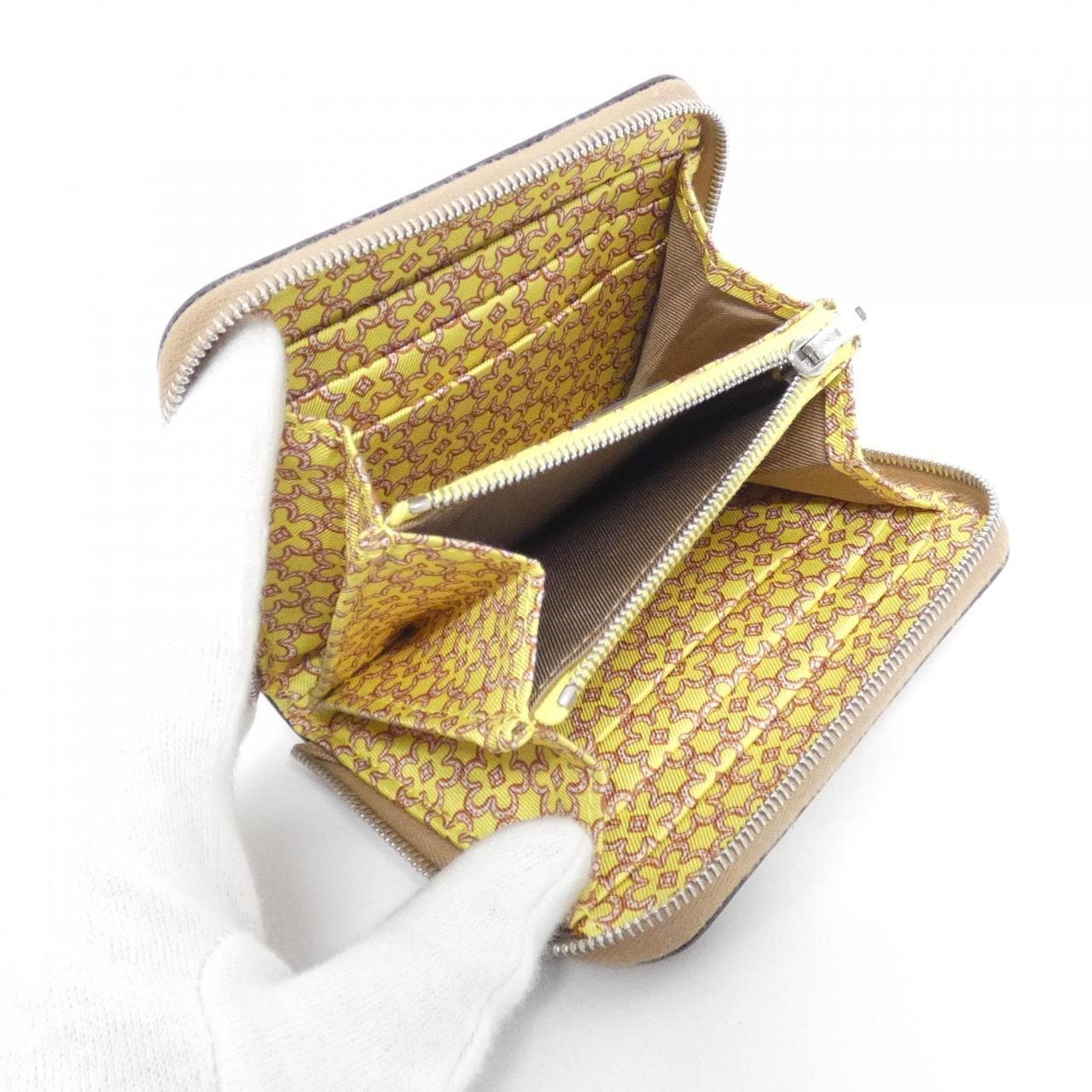 エルメス LUCKY DAISY シルク イン コンパクト 083791CK 財布