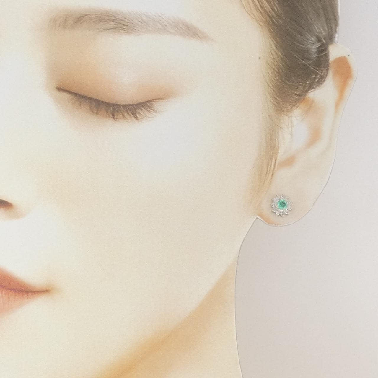 PT900 エメラルド ピアス