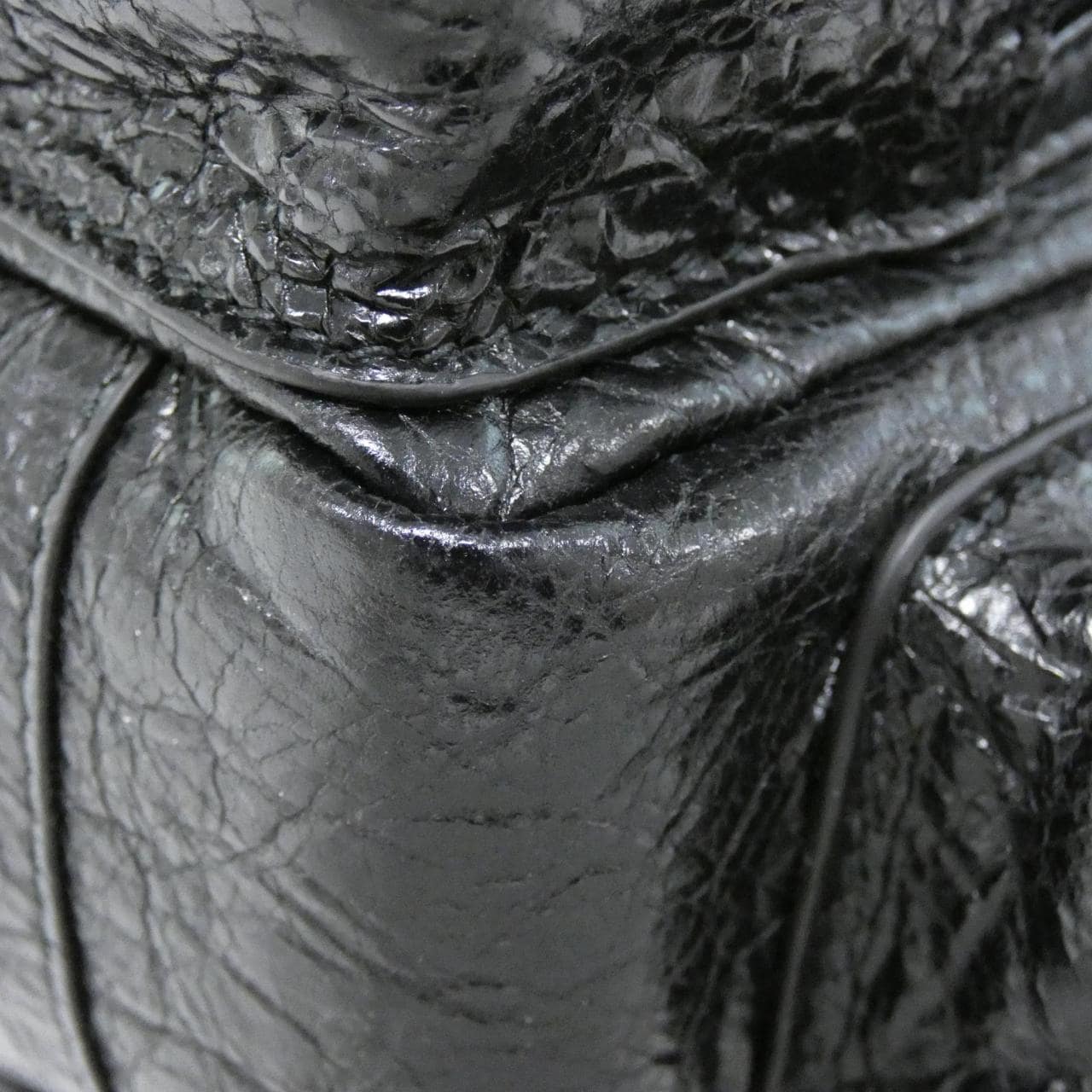 バレンシアガ スーパービジー 829068　210C8 ショルダーバッグ