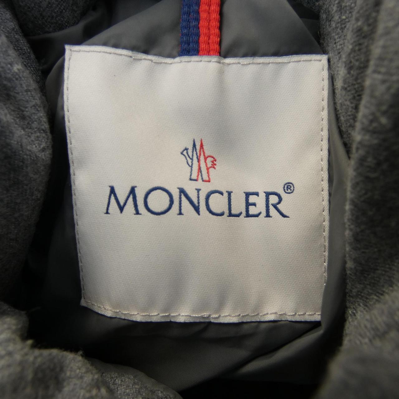 モンクレール MONCLER ダウンジャケット