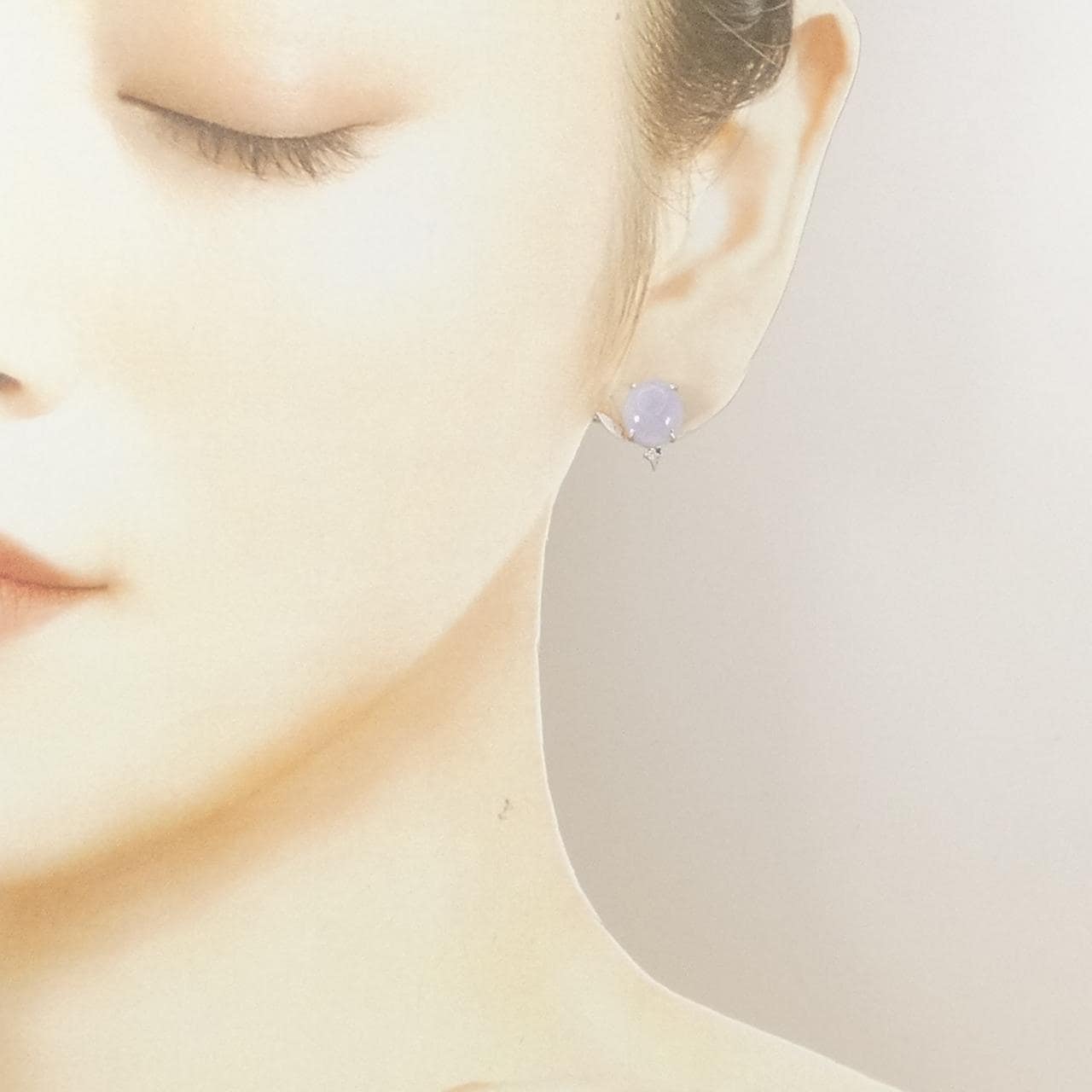 K18WG ラベンダーヒスイ イヤリング 6.00CT