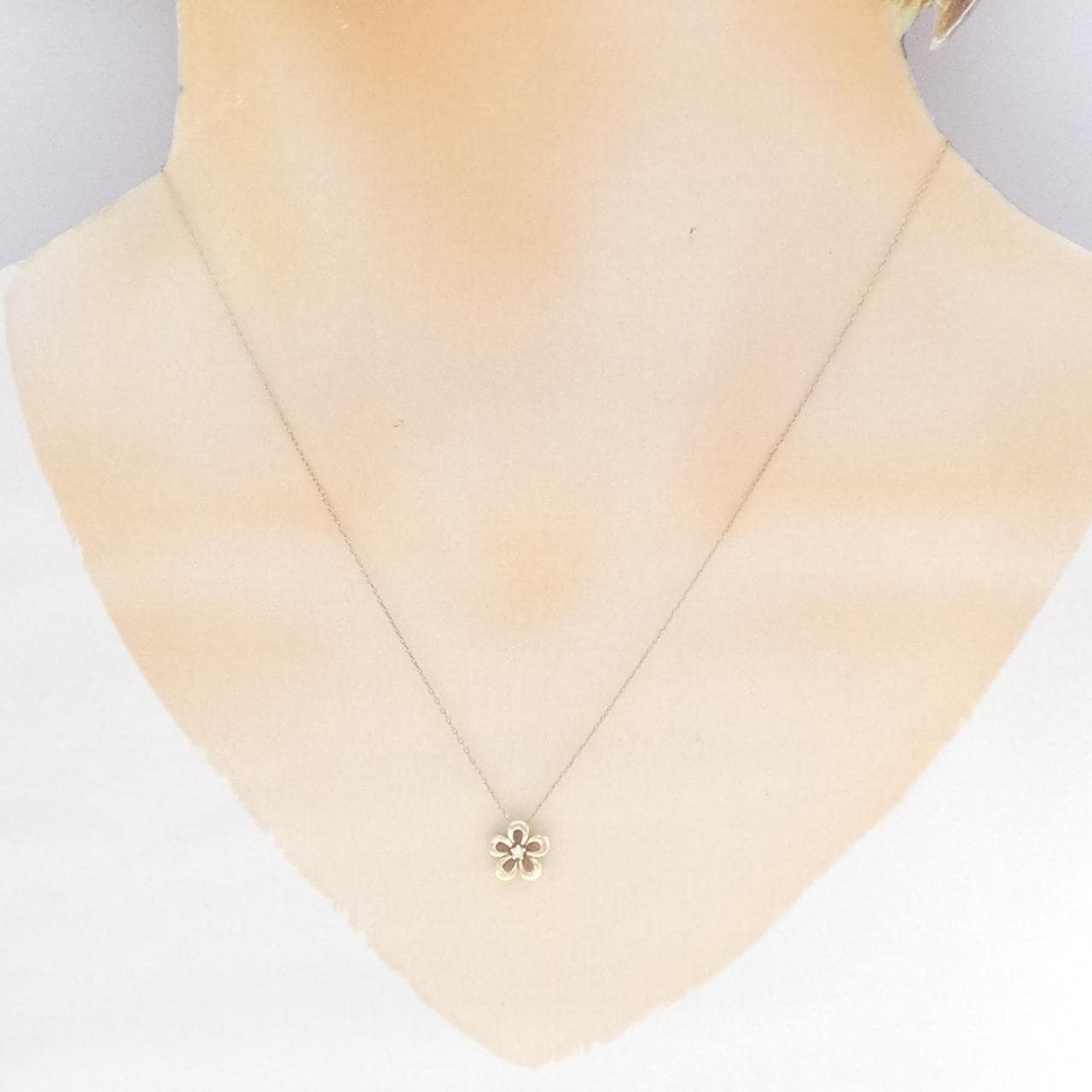 K10YG フラワー ダイヤモンド ネックレス 0.01CT