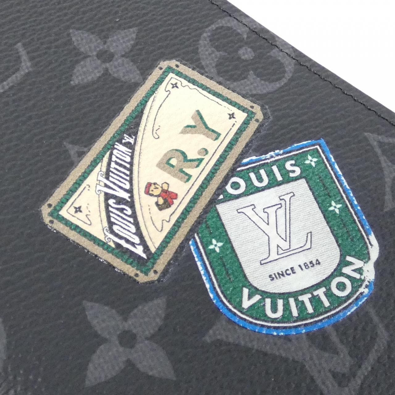 ルイヴィトン モン モノグラム エクリプス パスポートカバー クーヴェルテュール パスポール P01956 パスポートカバー