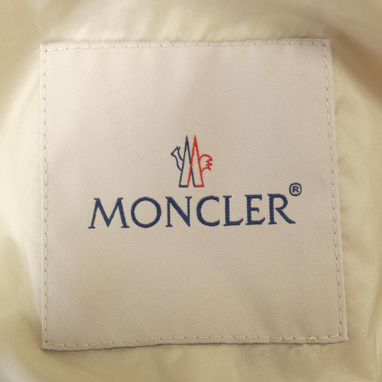 モンクレール MONCLER ダウンジャケット