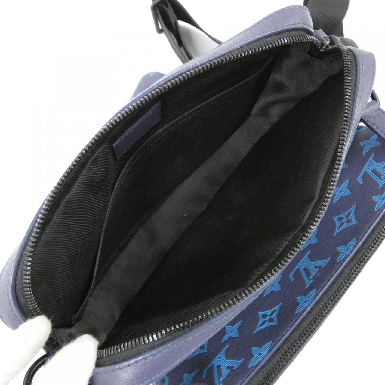 ルイヴィトン モノグラム シャドウ トリオ メッセンジャー M46604 ショルダーバッグ