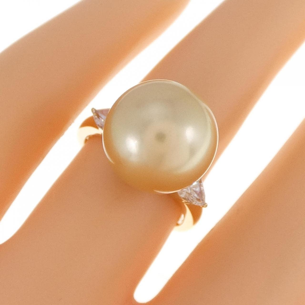 Tasaki White Butterfly Pearl ring 12.2mm