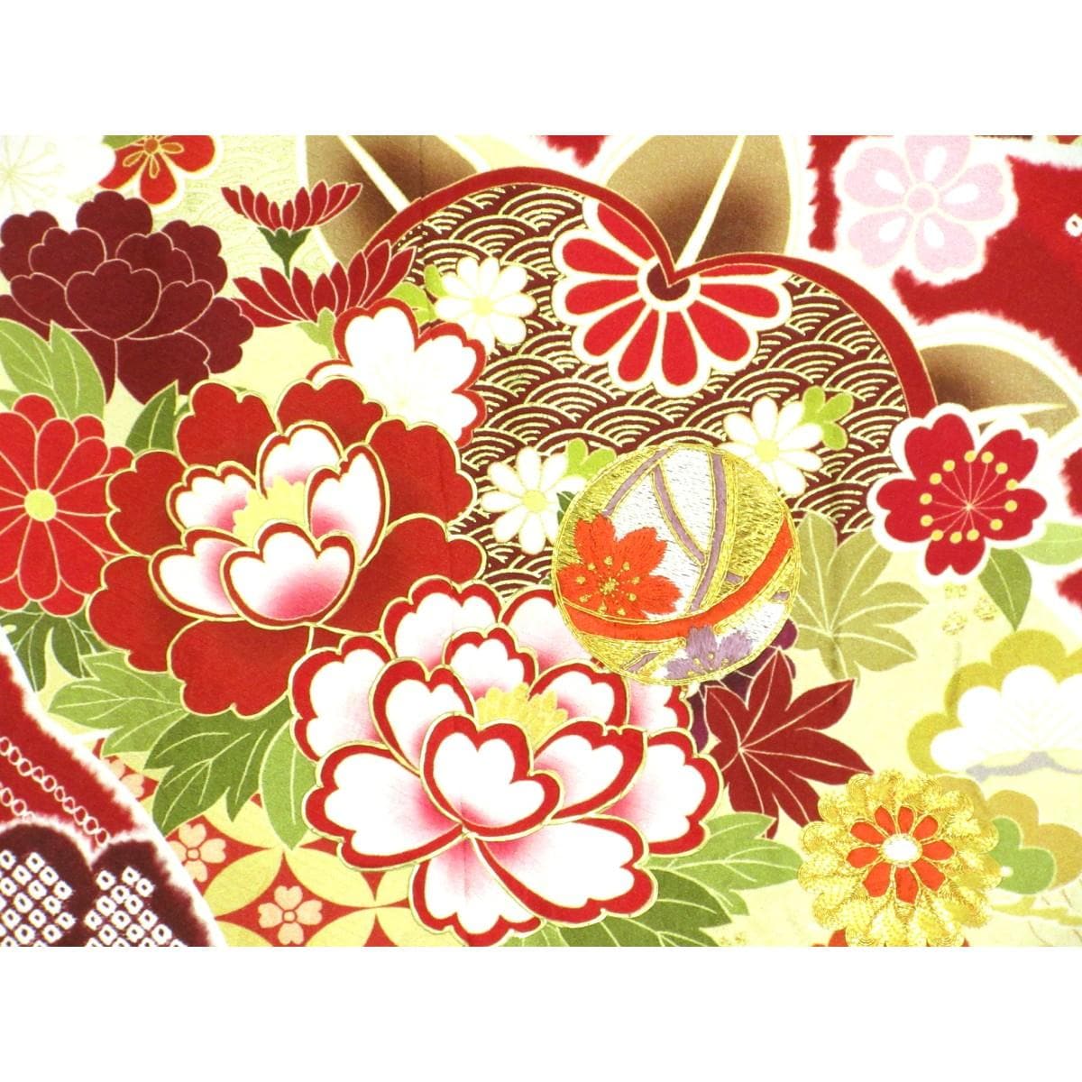 振袖　友禅金彩加工　刺繍入り