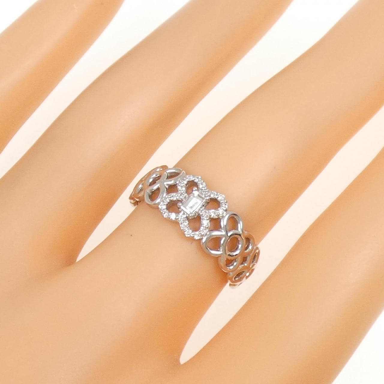 【新品】PT900 ダイヤモンド リング 0.15CT