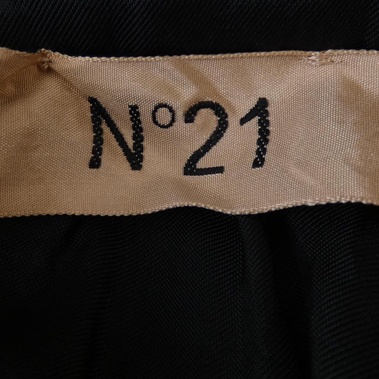 ヌメロヴェントゥーノ N°21 スカート