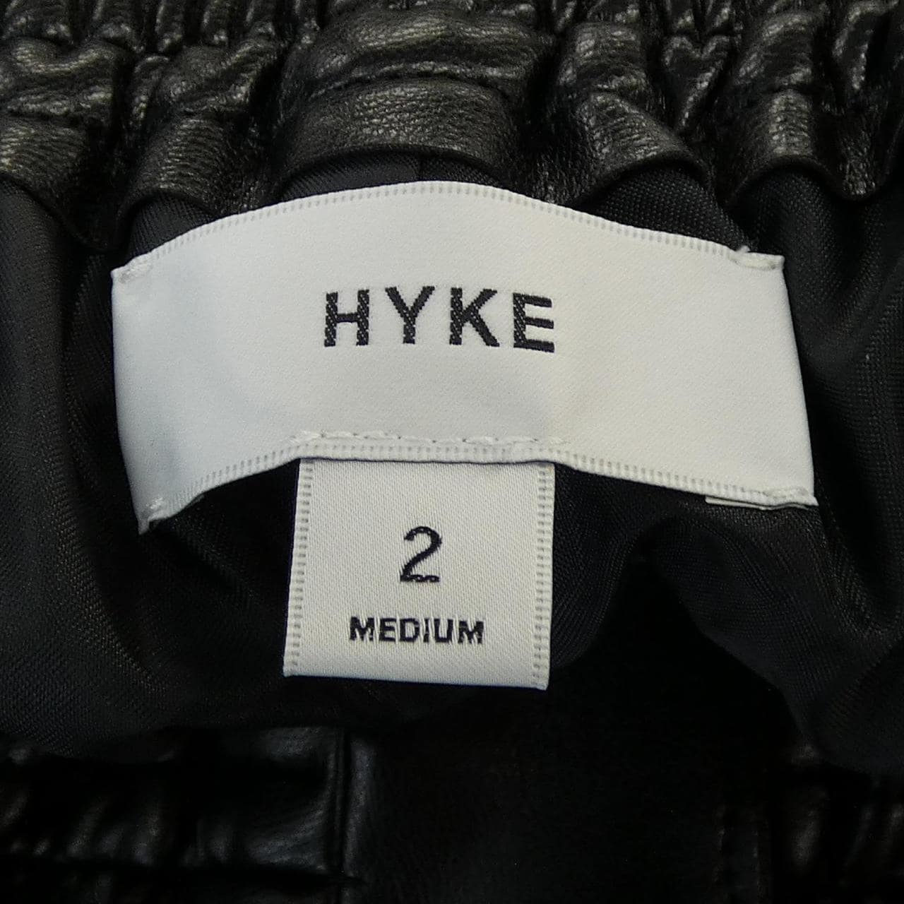 ハイク HYKE FAUX LEATHER SHORTS ショートパンツ