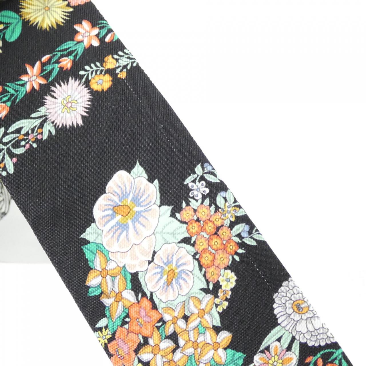 エルメス BRIDES DE GALA EN FLEURS ツイリー 064220S スカーフ