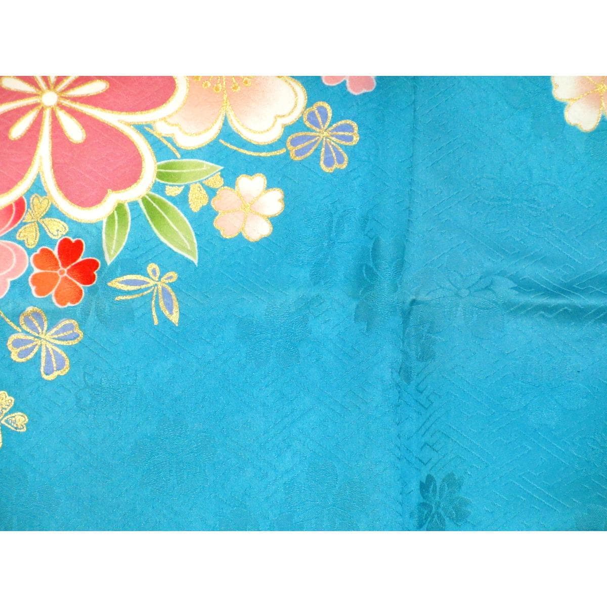 [Unused items] Kimono with Yuzen gold leaf finish and embroidered gradation dyeing