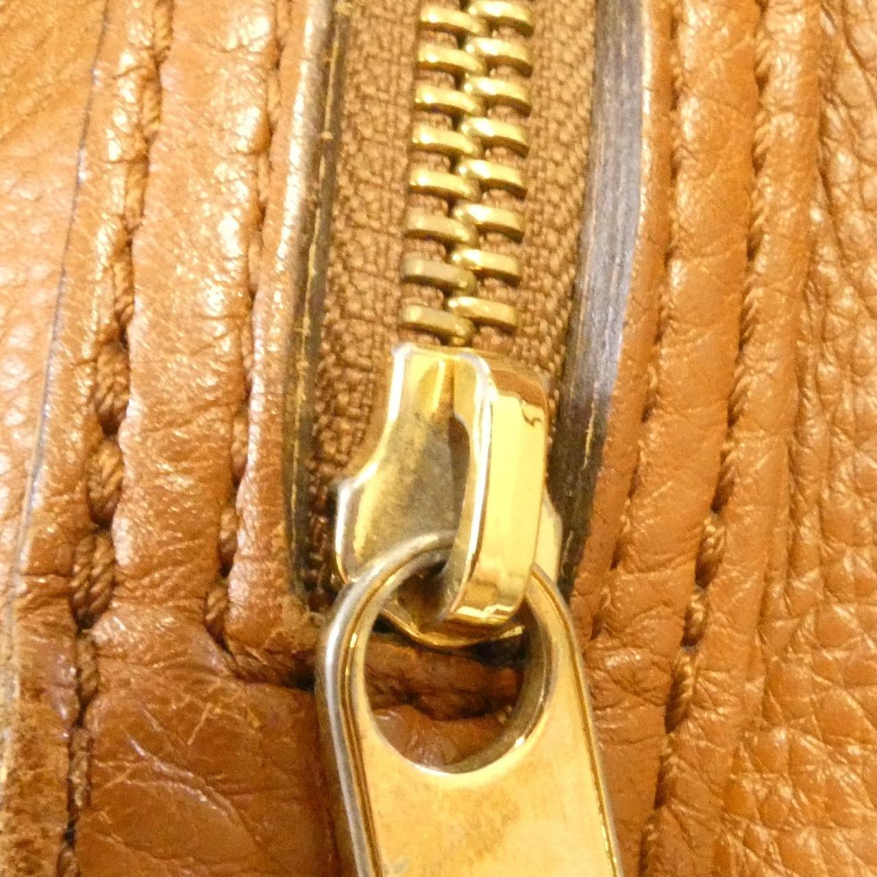 ルイヴィトン マヒナ ルナー PM M97052 ショルダーバッグ