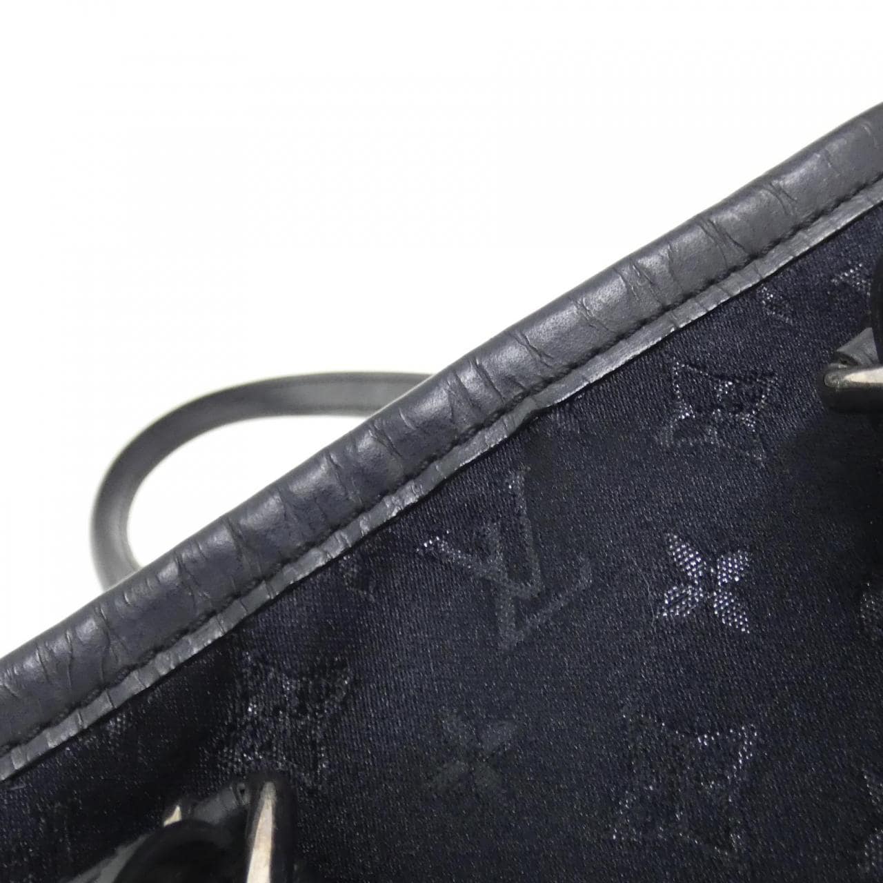 LOUIS VUITTON Monogram Satin Little Bucket M92144 Bag