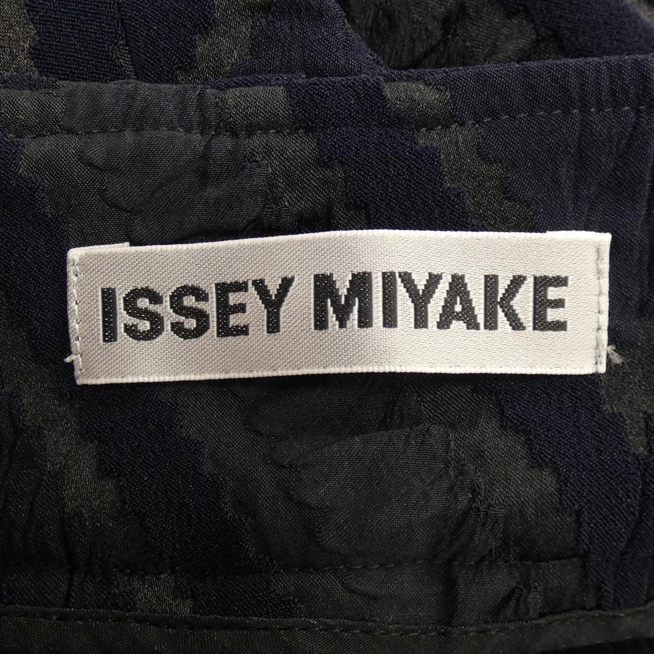イッセイミヤケ ISSEY MIYAKE IM13FF510 パンツ