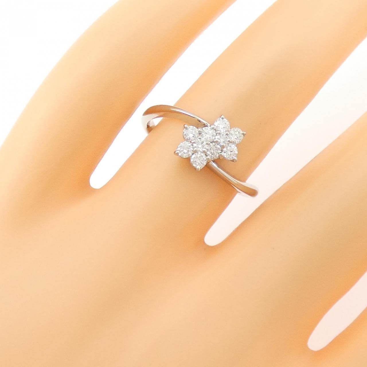 PT900 フラワー ダイヤモンド リング 0.300CT