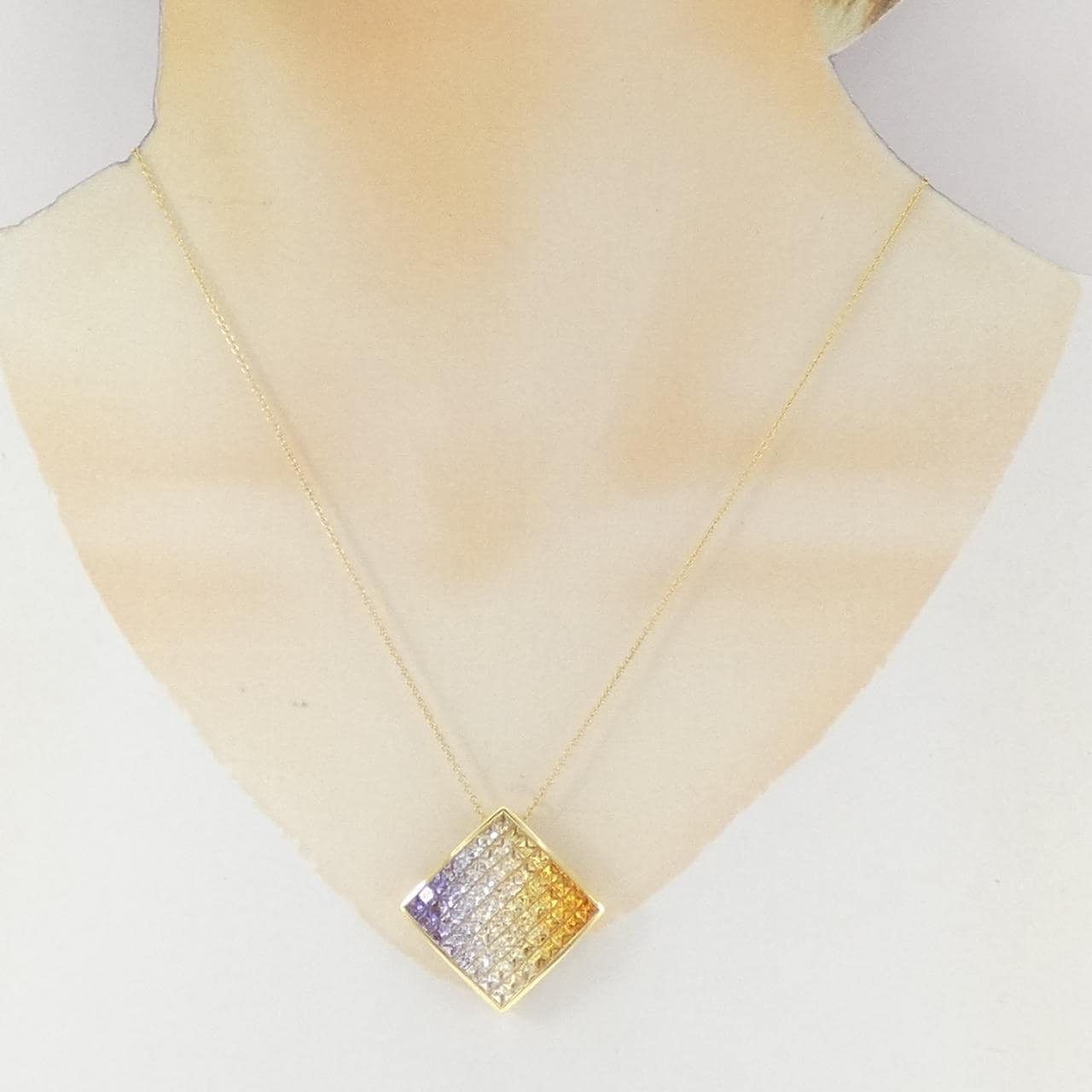 ジュネ サファイヤ ネックレス 7.72CT