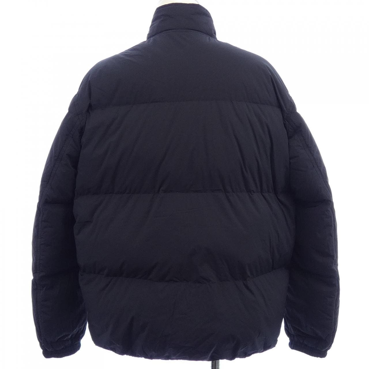 ルイヴィトン LOUIS VUITTON リバーシブルモノグラム HKB45EZCN ダウンジャケット