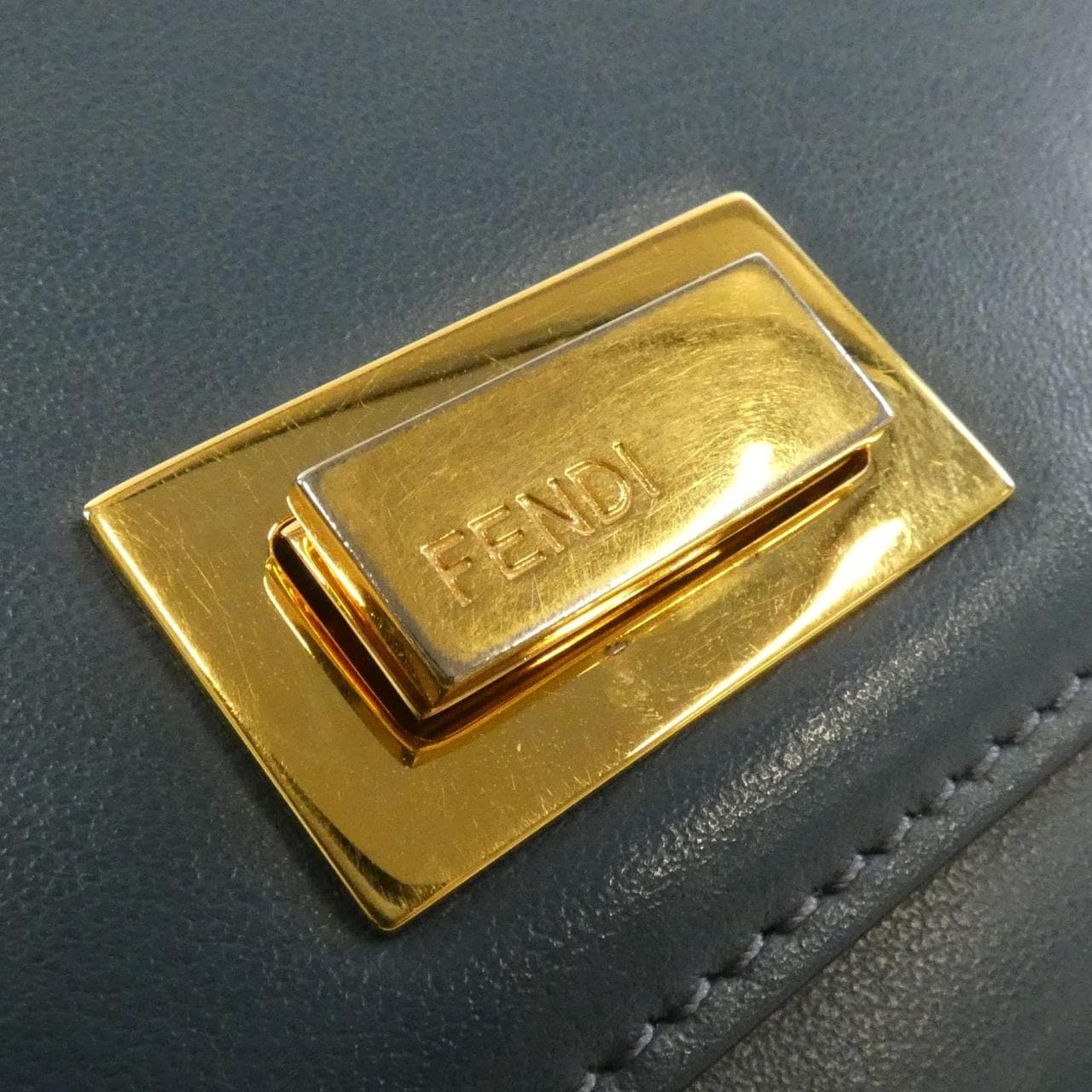 フェンディ ピーカブー 8M0377 SFH 財布