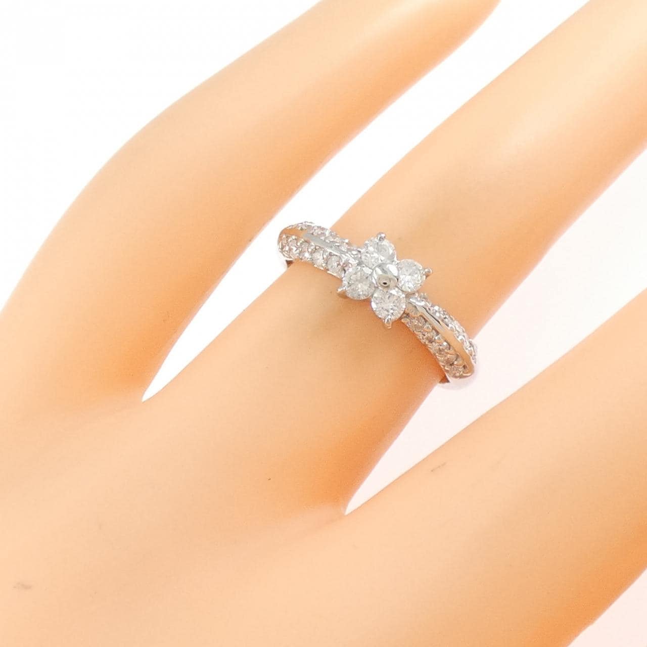 PT900 フラワー ダイヤモンド リング 0.40CT