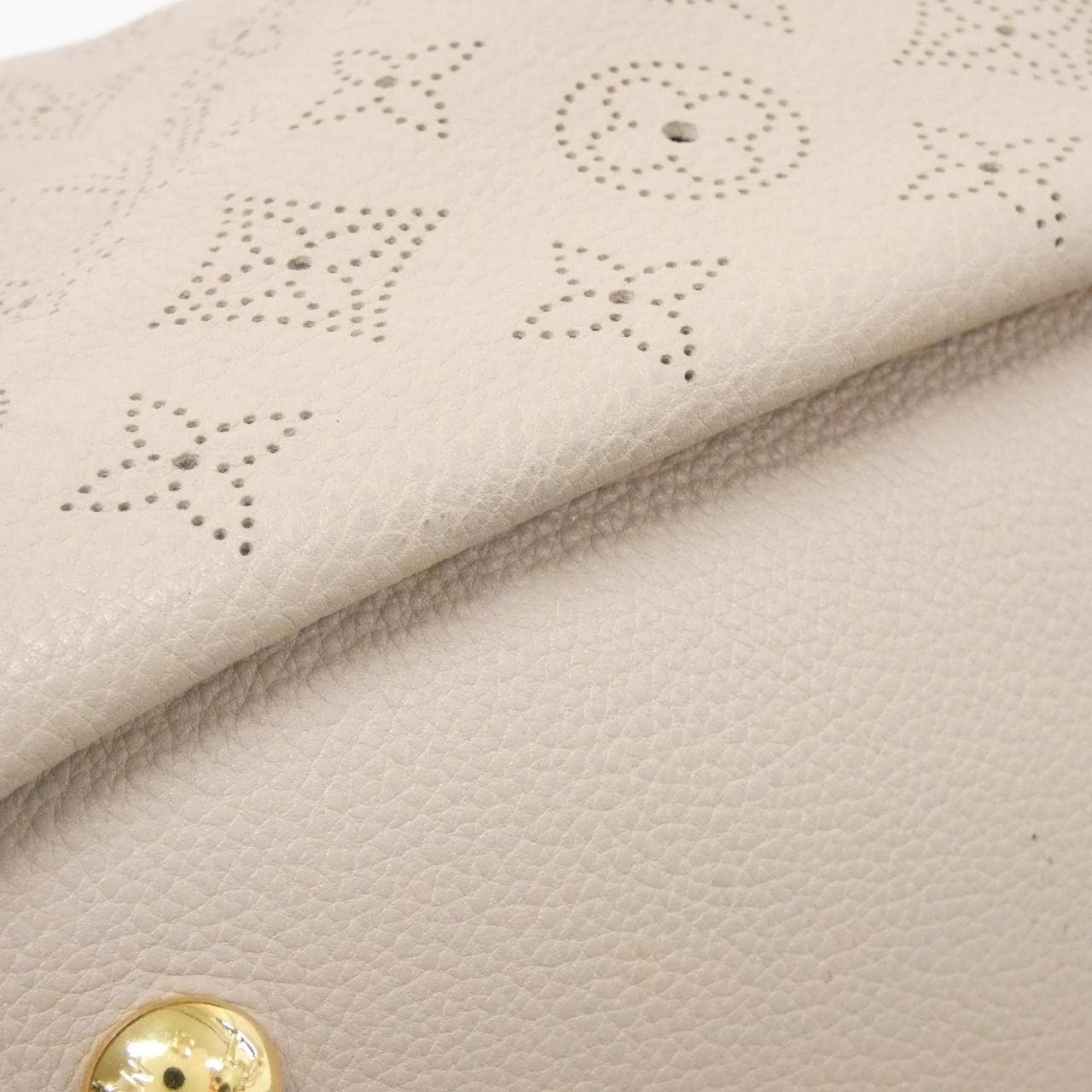 ルイヴィトン マヒナ L M93979 ショルダーバッグ