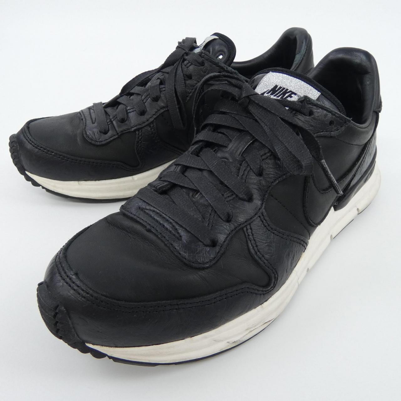 ナイキ NIKE スニーカー