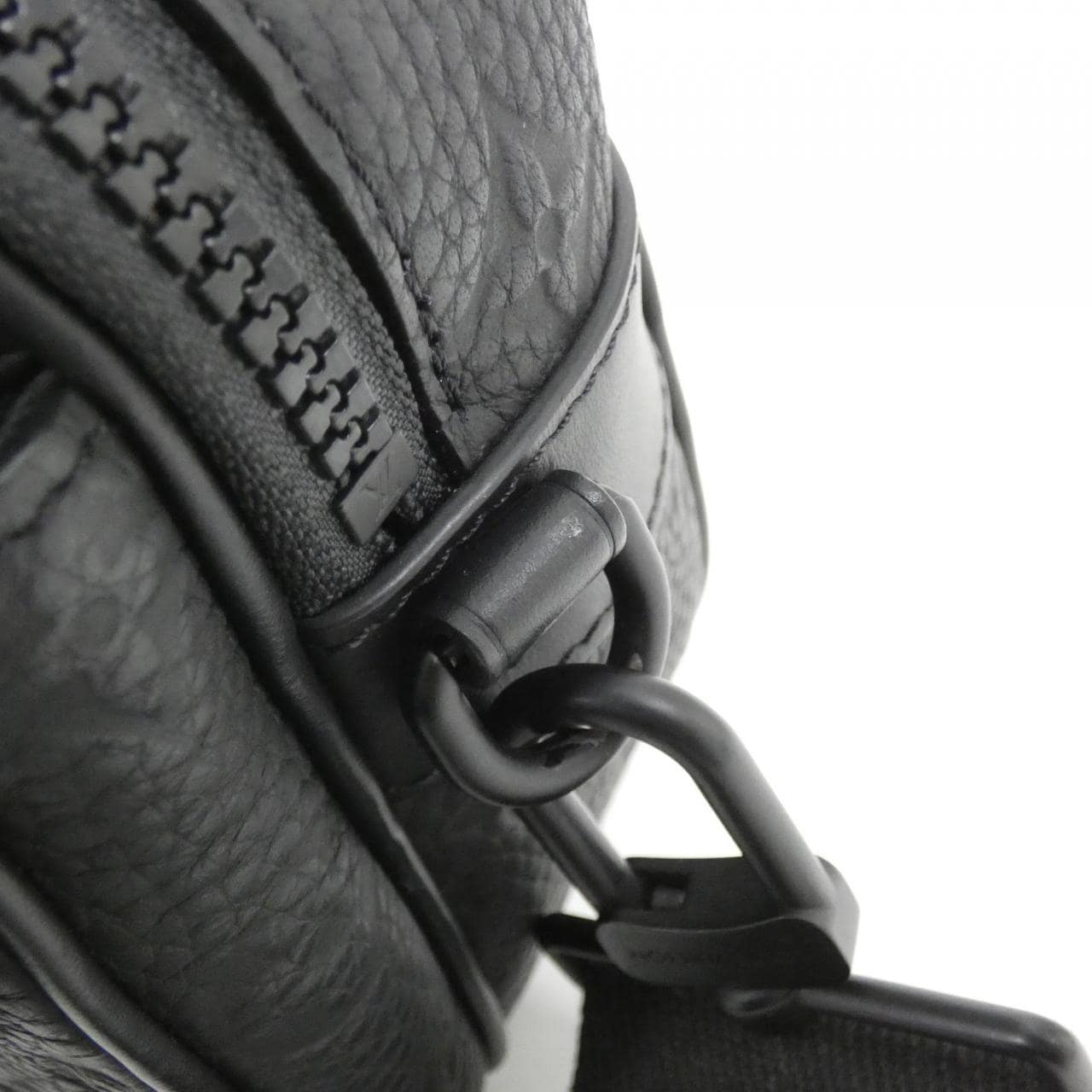 LOUIS VUITTON Taurillon Monogram S Rock Messenger M58489 单肩包