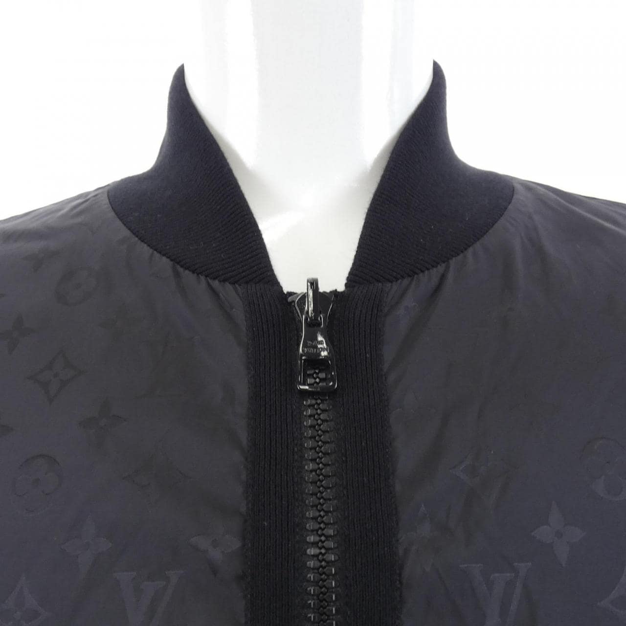 ルイヴィトン LOUIS VUITTON モノグラムリバーシブルライトボンバー HON40WZLW ブルゾン