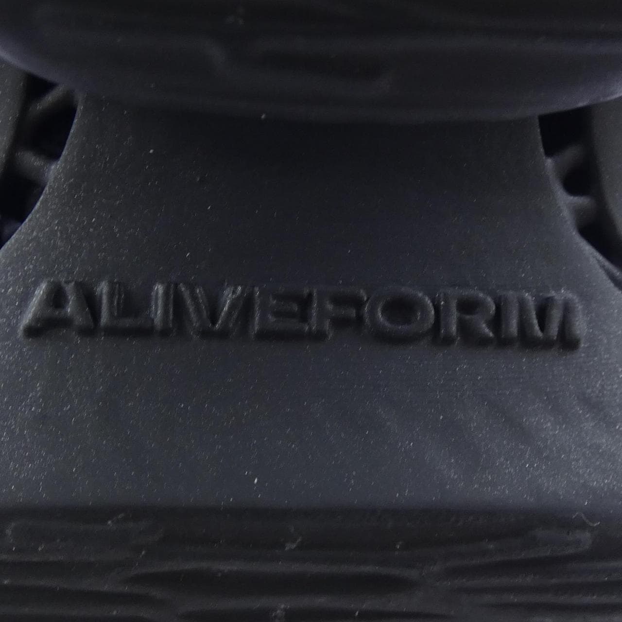 ALIVEFORM スニーカー
