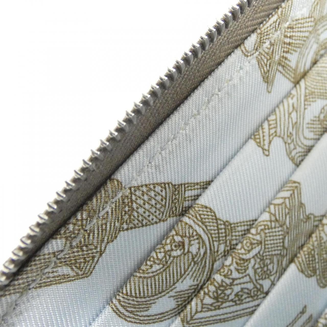 エルメス MERVILLEUSES LANTERNES シルク イン クラシック 086366CK 財布