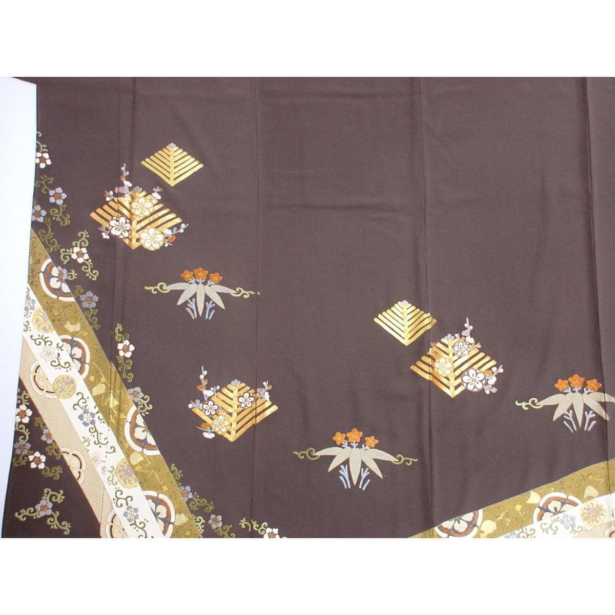 【未使用品】色留袖　刺繍加工　友禅金彩加工　蔦