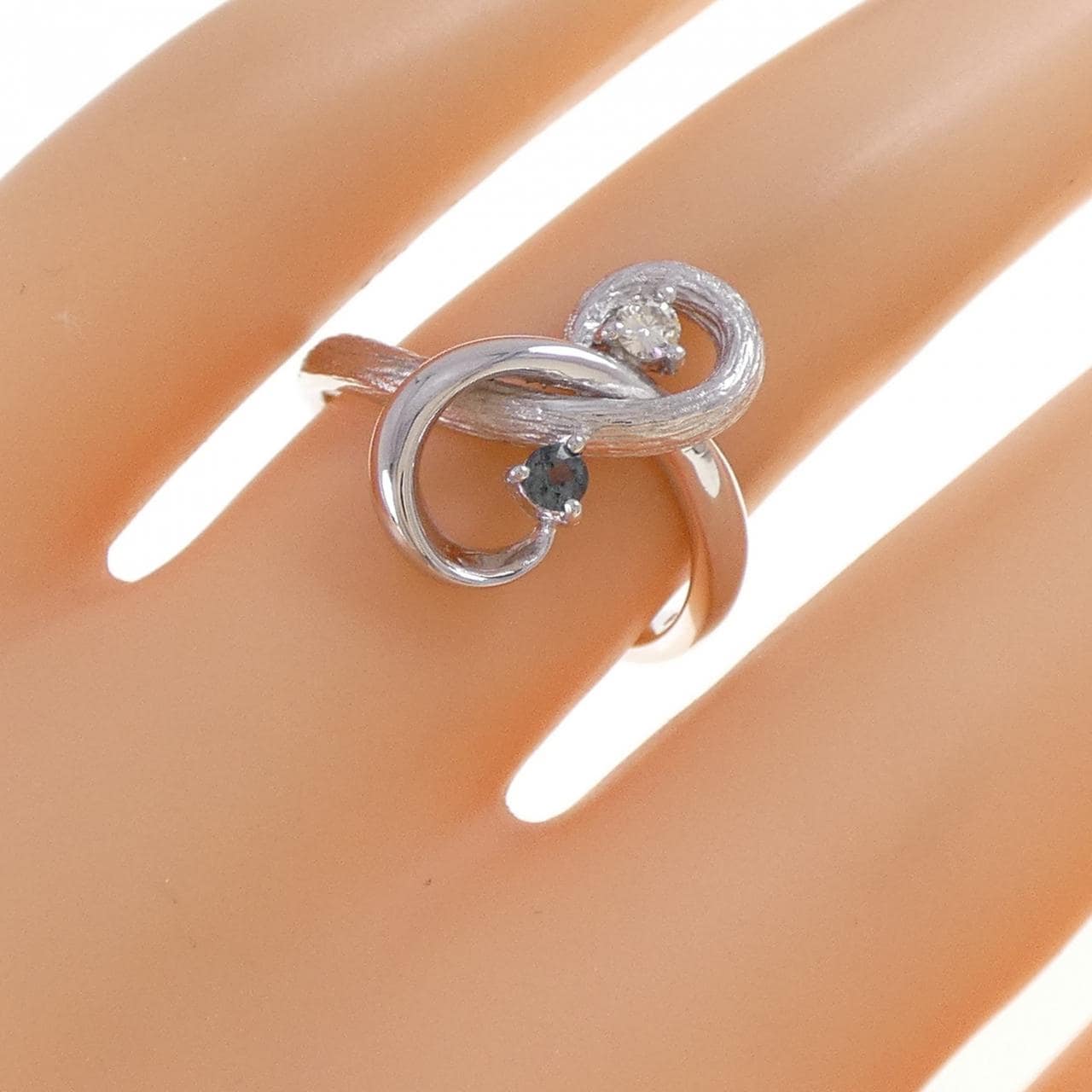 K18WG アレキサンドライト リング 0.06CT