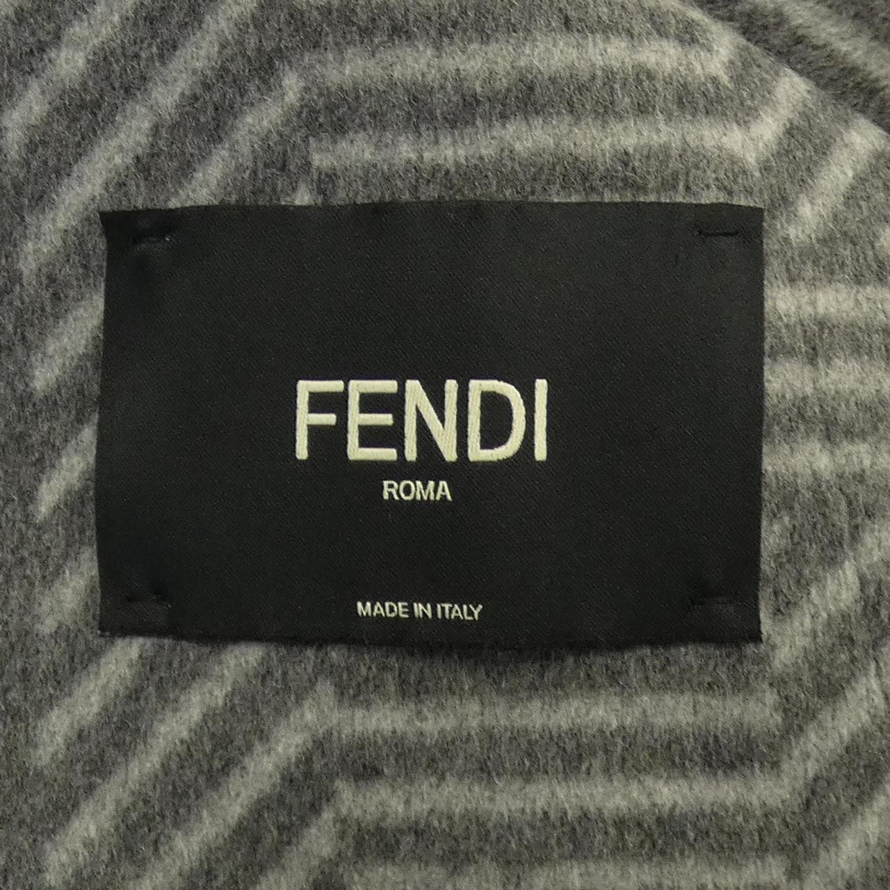 フェンディ FENDI FF0769 APOM コート