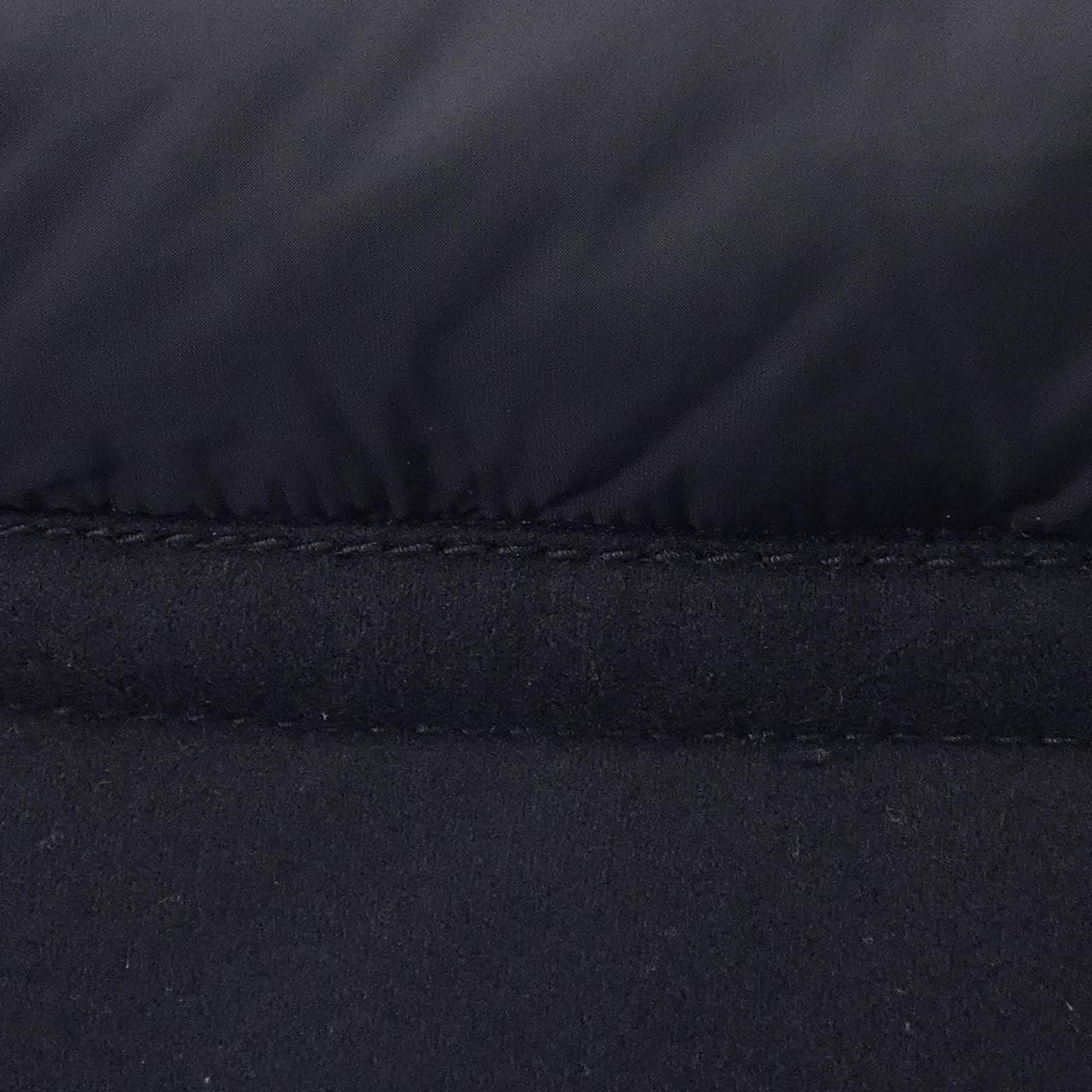 モンクレール MONCLER ダウンジャケット