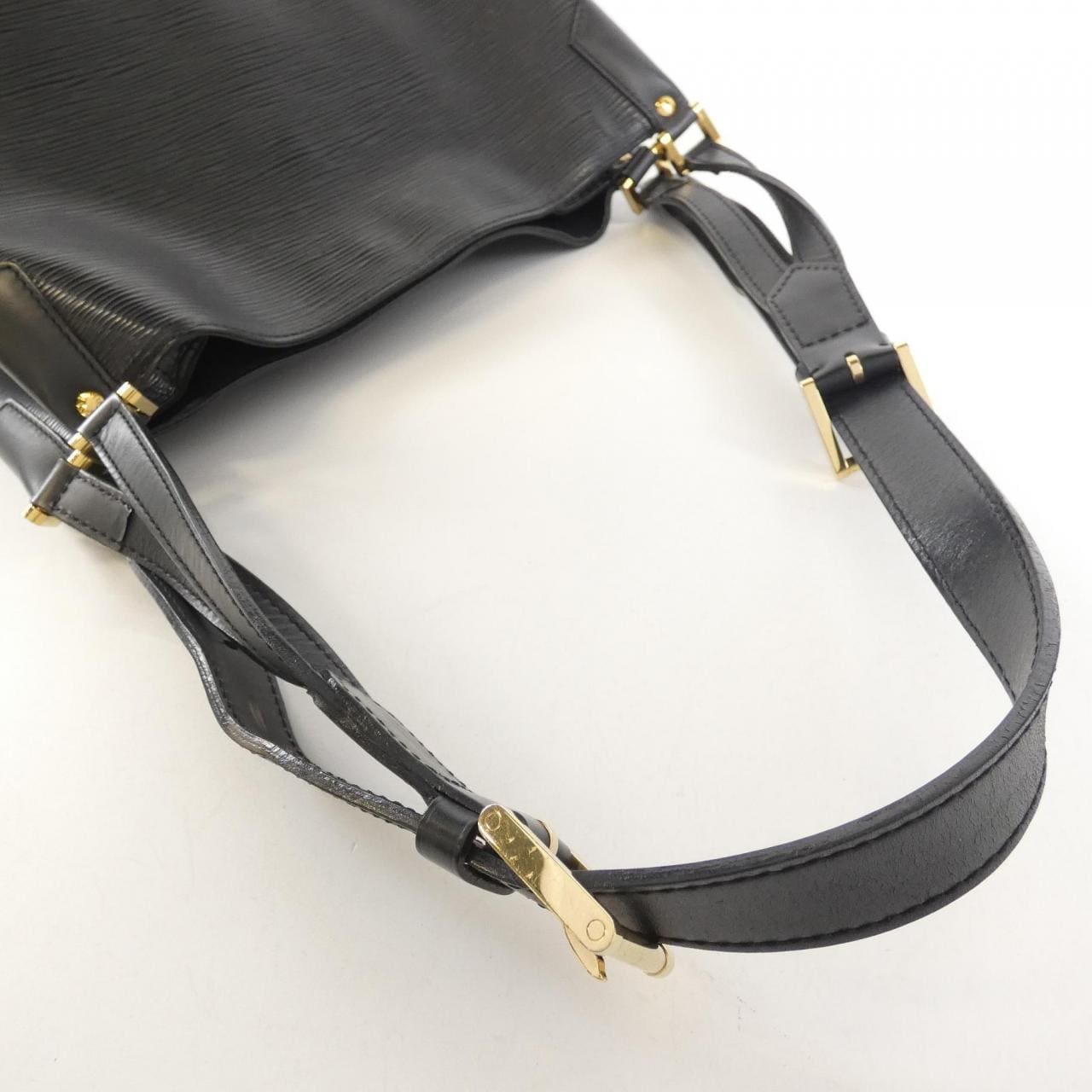LOUIS VUITTON Epi Mandala MM M58892 Shoulder Bag