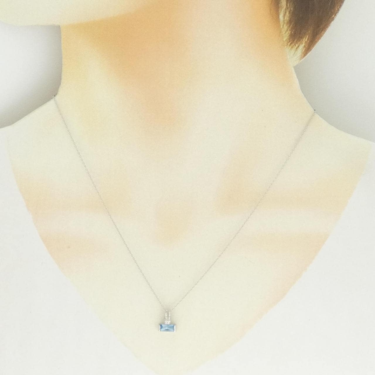 K18WG ブルートパーズ ネックレス 0.63CT