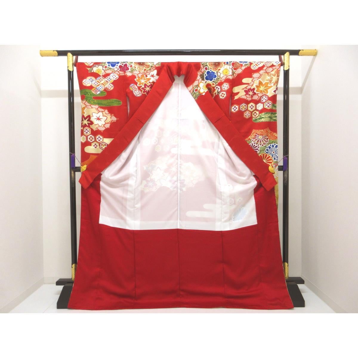 【未使用品】振袖　友禅金彩加工　刺繍入り
