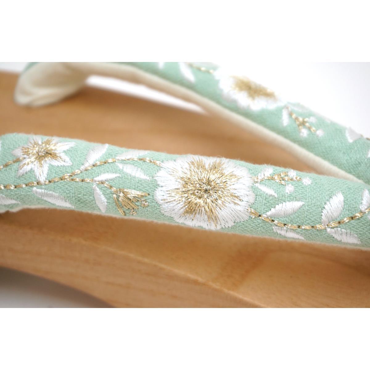 【新品】女下駄　白花　Ｍサイズ