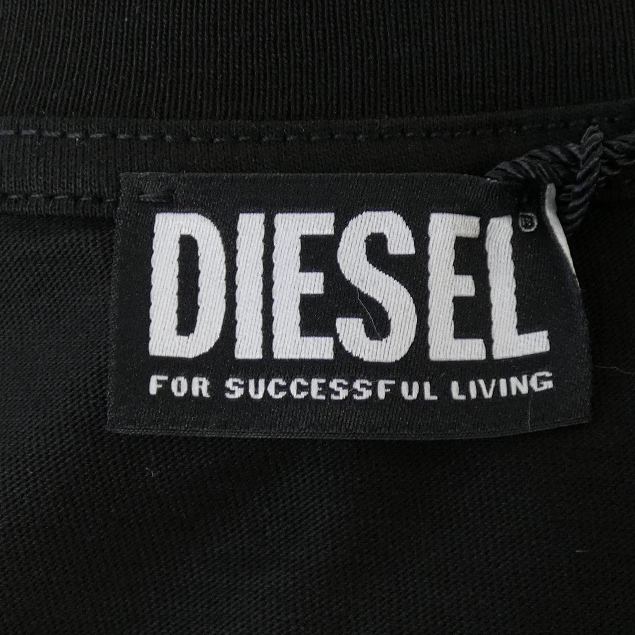 ディーゼル DIESEL A16861 RPAT1 900 Tシャツ