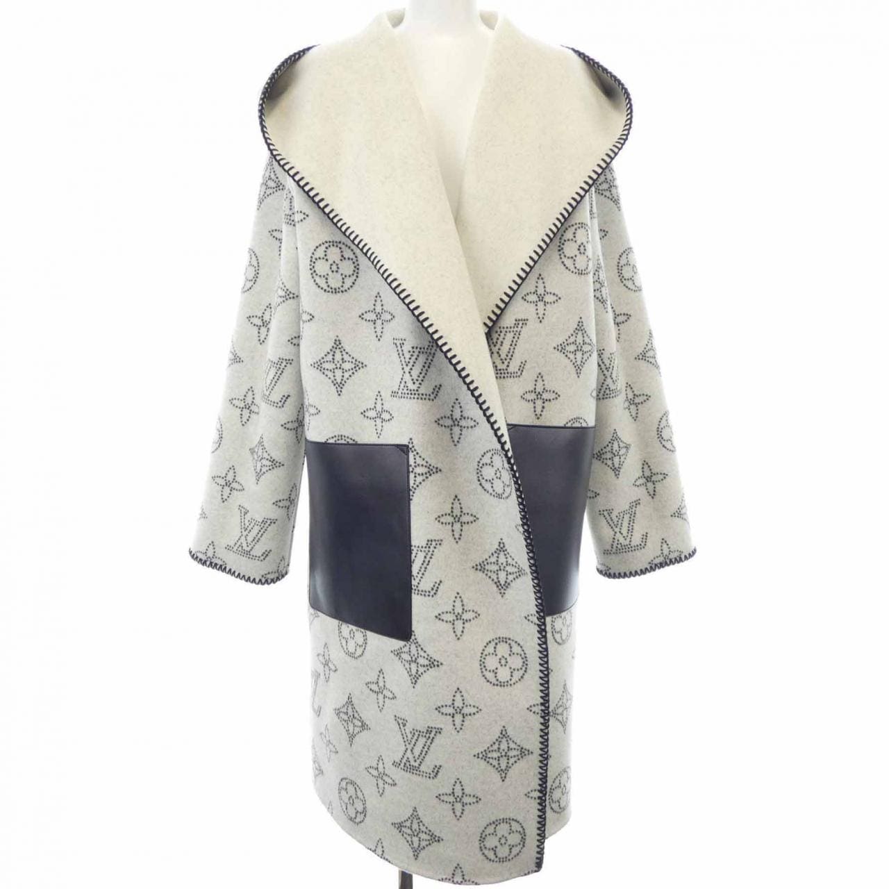 ルイヴィトン LOUIS VUITTON リバーシブルマヒナモノグラムラップコート FOCO04R90 コート