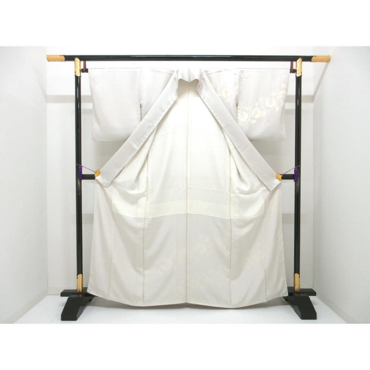 訪問着　友禅加工刺繍入り