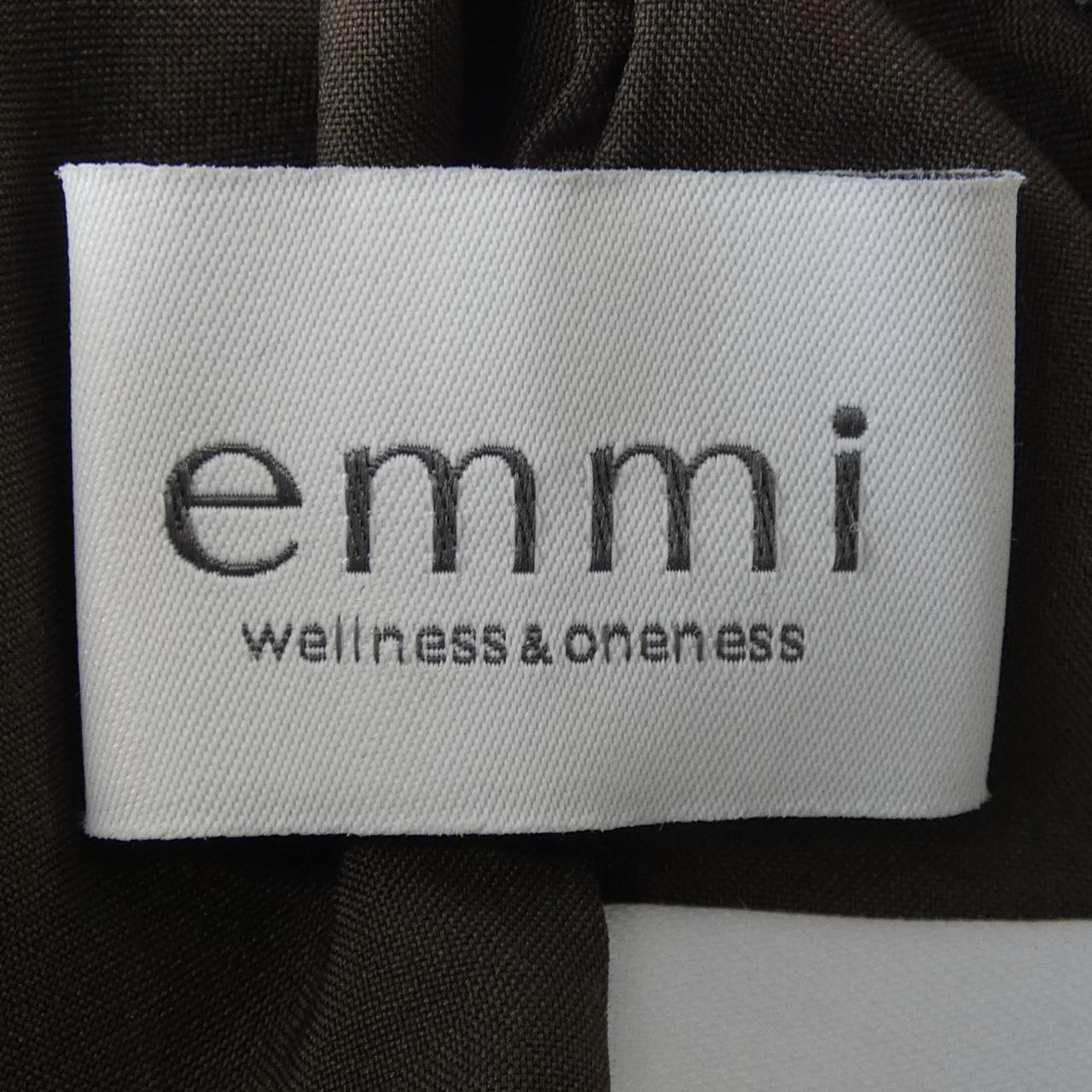 エミ emmi パンツ