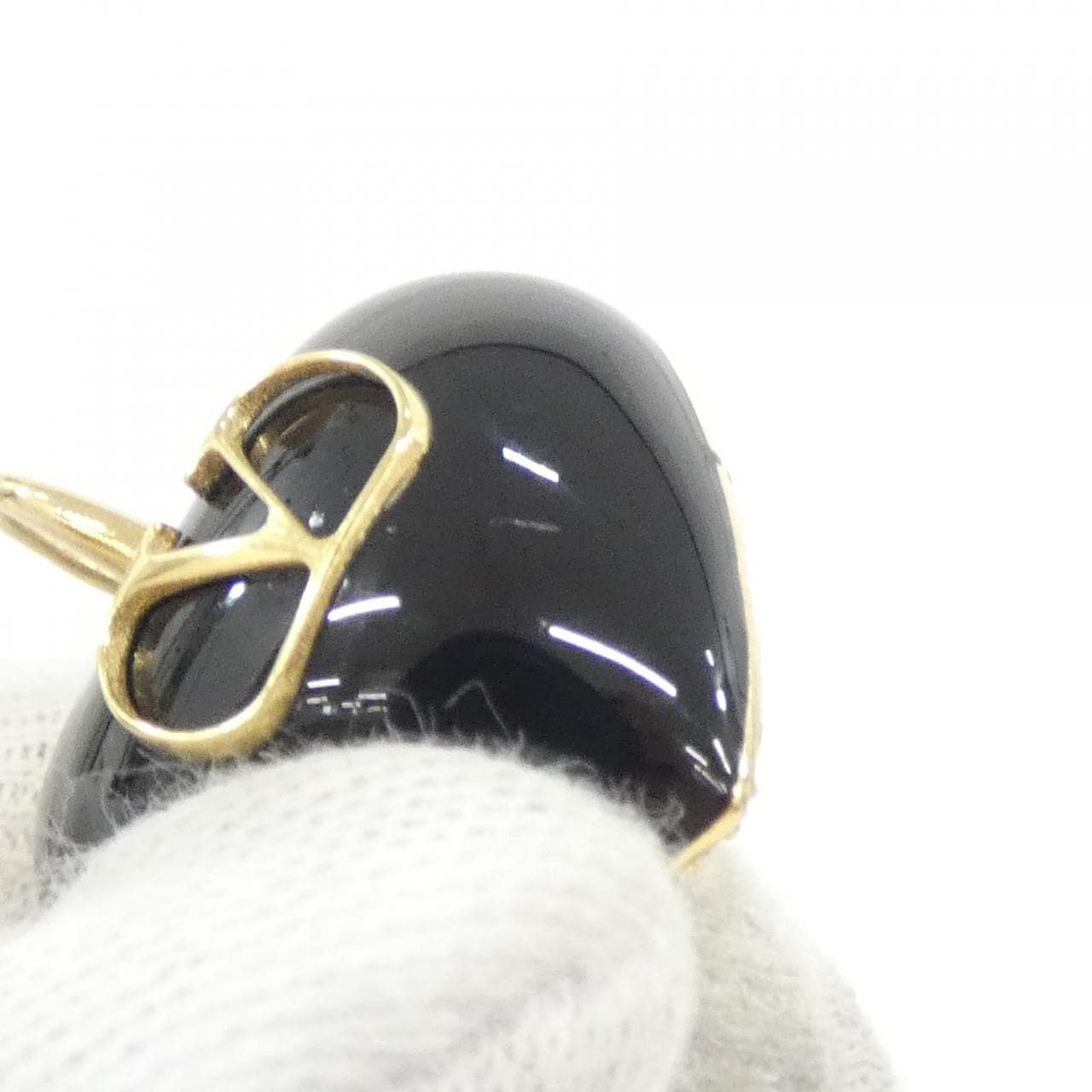 ヴァレンティノガラヴァーニ ピアス